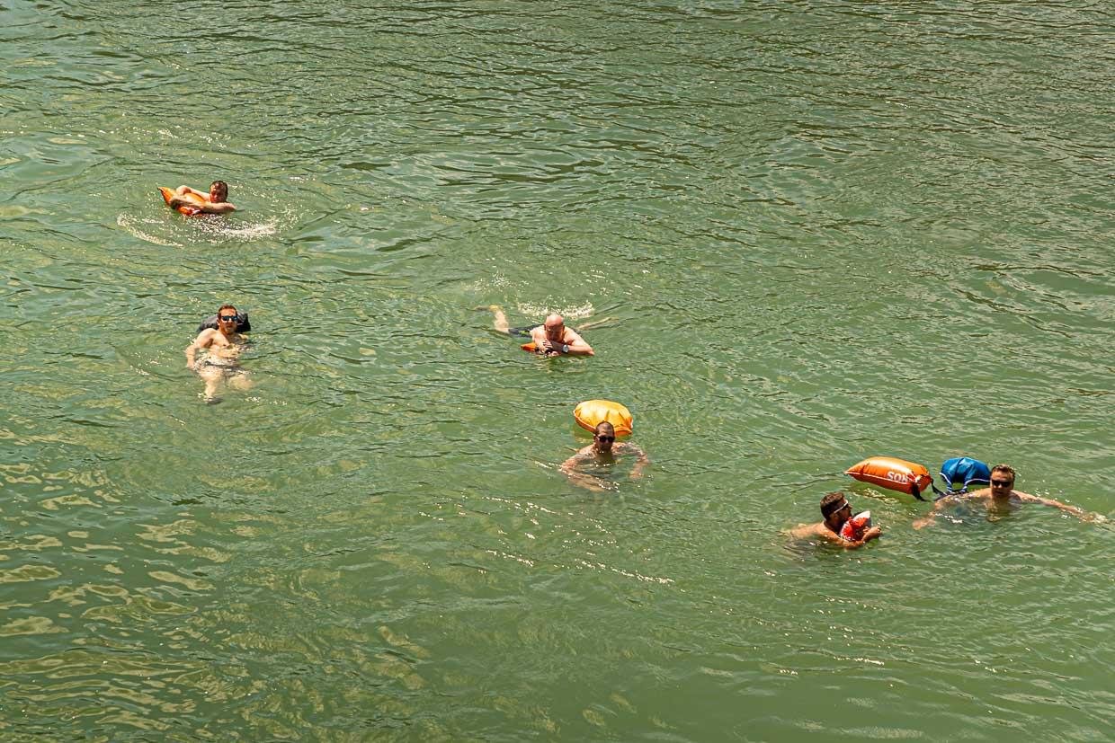 Volkssport Nummer 1 in Basel das Rheinschwimmen / © Foto: Georg Berg