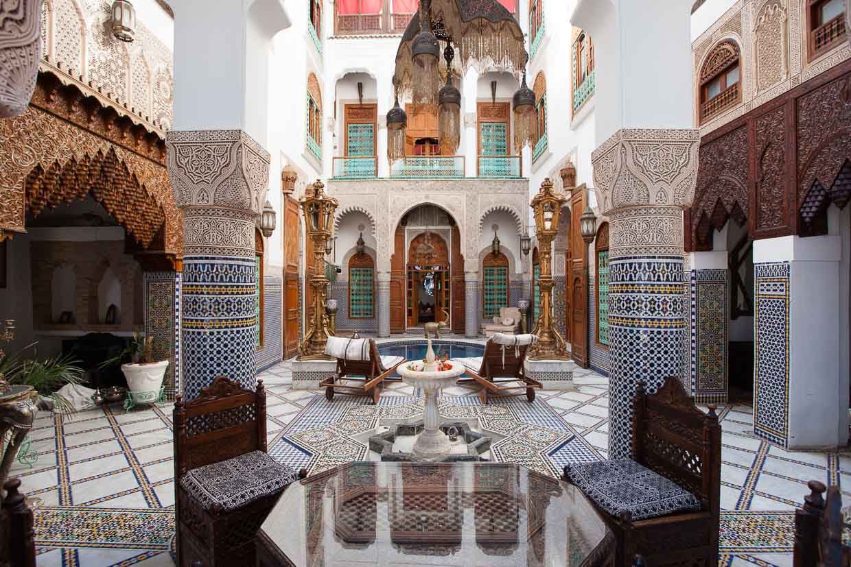 Patio du Riad Arabesque à Fès, Morocco / © Photo : Georg Berg