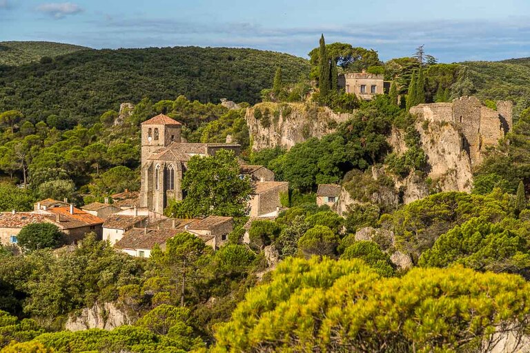 200 habitants vivent à Mourèze, sur une forteresse naturelle / © Photo : Georg Berg