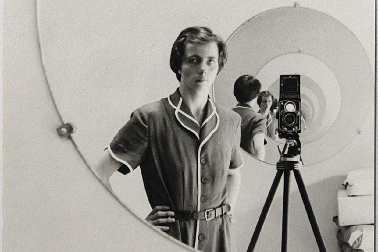 Autoportrait au miroir rond © Vivian Maier, Courtesy of the Estate of Vivian Maier