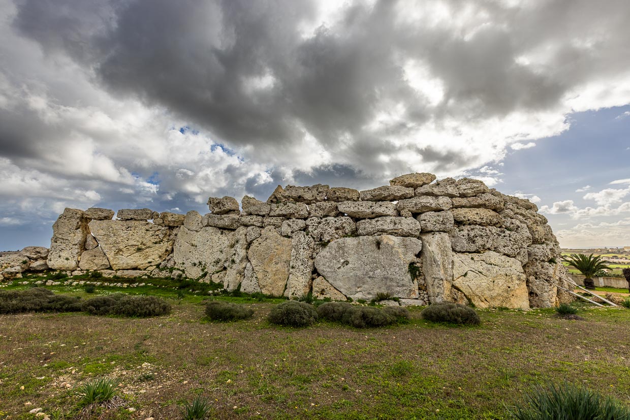 Certains mégalithes des temples de Ġgantija sur l'île de Gozo mesurent plus de cinq mètres de long et pèsent 50 tonnes / © Photo : Georg Berg
