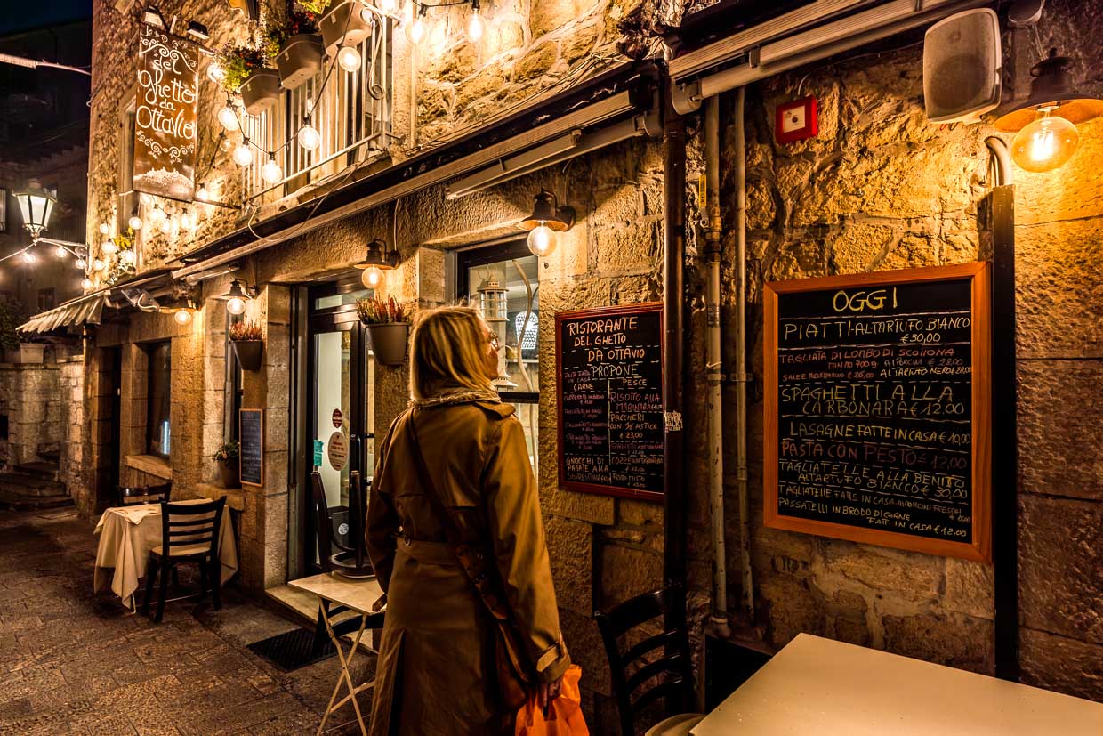 Restaurant traditionnel proposant des plats typiques du pays : Il Ghetto da Ottavio dans la vieille ville de Saint-Marin / © Photo : Georg Berg